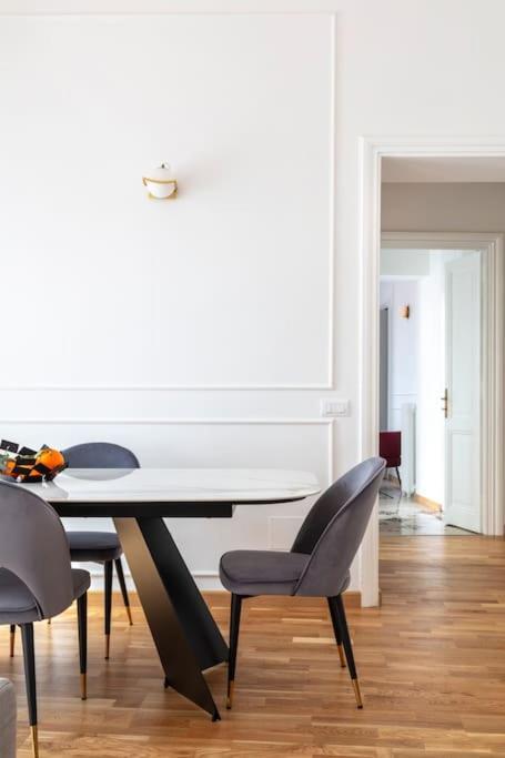 Sjr Luxury Apartment Trevi Fountain روما المظهر الخارجي الصورة