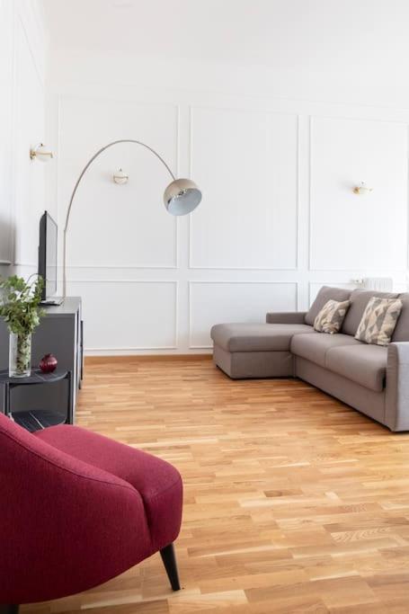 Sjr Luxury Apartment Trevi Fountain روما المظهر الخارجي الصورة